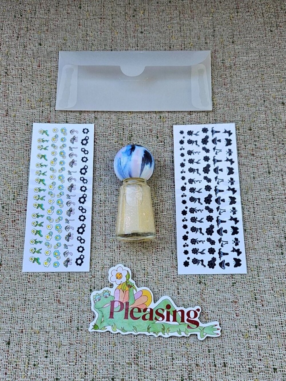 Pleasing Nail Polish Sheer Holographic Bio-glitter Top Coat box 13ml 0.43 fl. oz - Picture 9 of 12